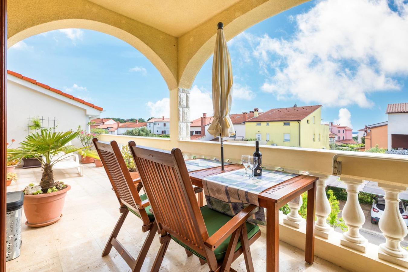 Villa Nada In Fazana - Near The Beach Exterior foto
